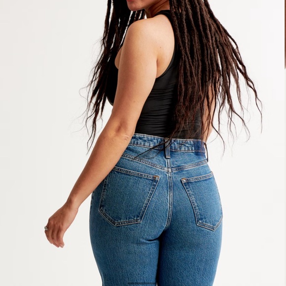Abercrombie Curve Love High Rise 90s Relaxed Jean - Picture 5 of 5